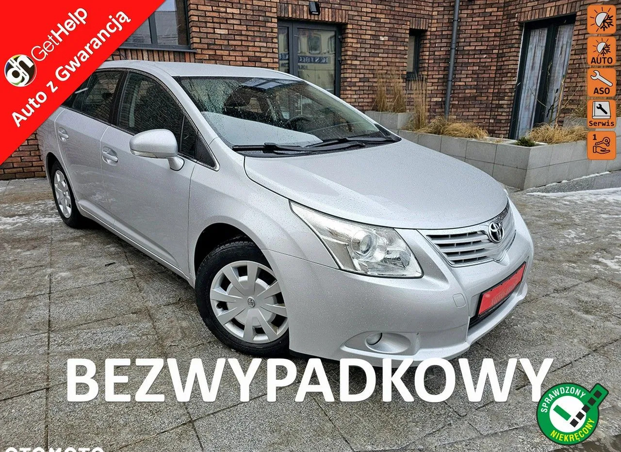 toyota avensis kalisz pomorski Toyota Avensis cena 28900 przebieg: 172000, rok produkcji 2011 z Kalisz Pomorski